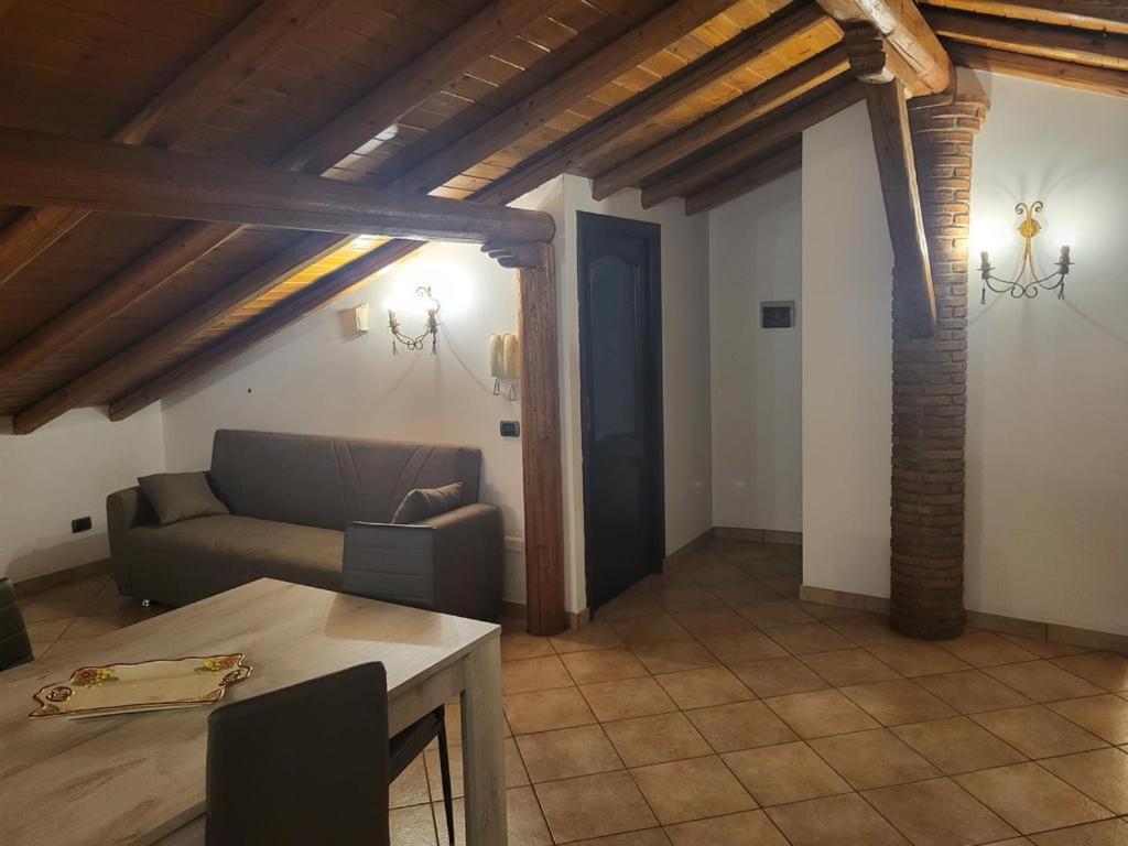 Casa Vacanza Lmt Aci Catena Exterior foto